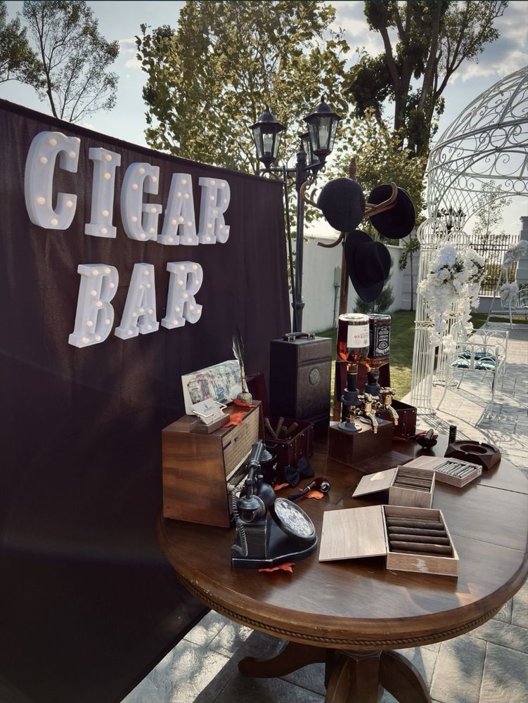 Luxury Cigar Bar + Elegant Selfie Mirror + Litere Volumetrice