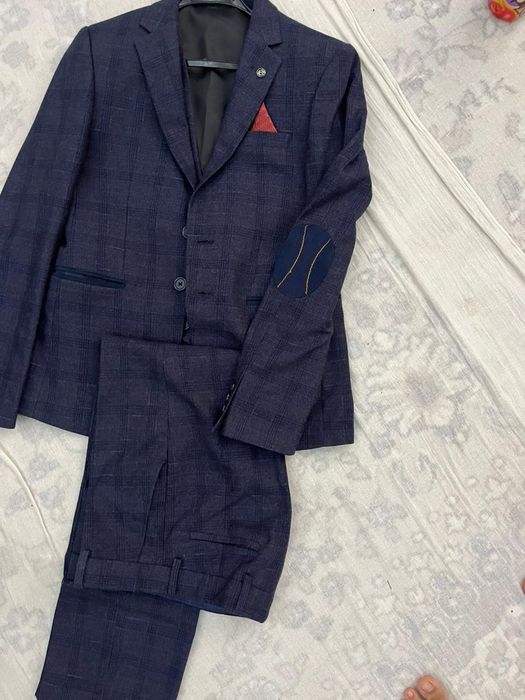 Продам костюм для мальчика