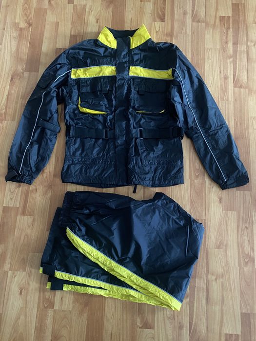 Costum de ploaie ( moto)