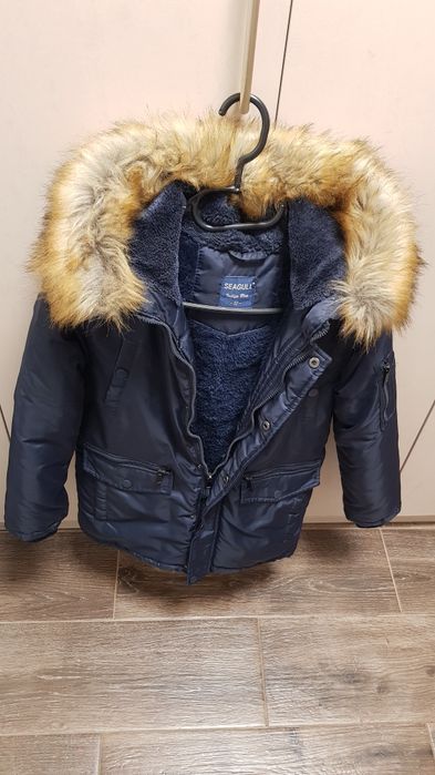 Зимно детско яке с качулка с косъм,  подходящо за 12г. Ръст-128-134