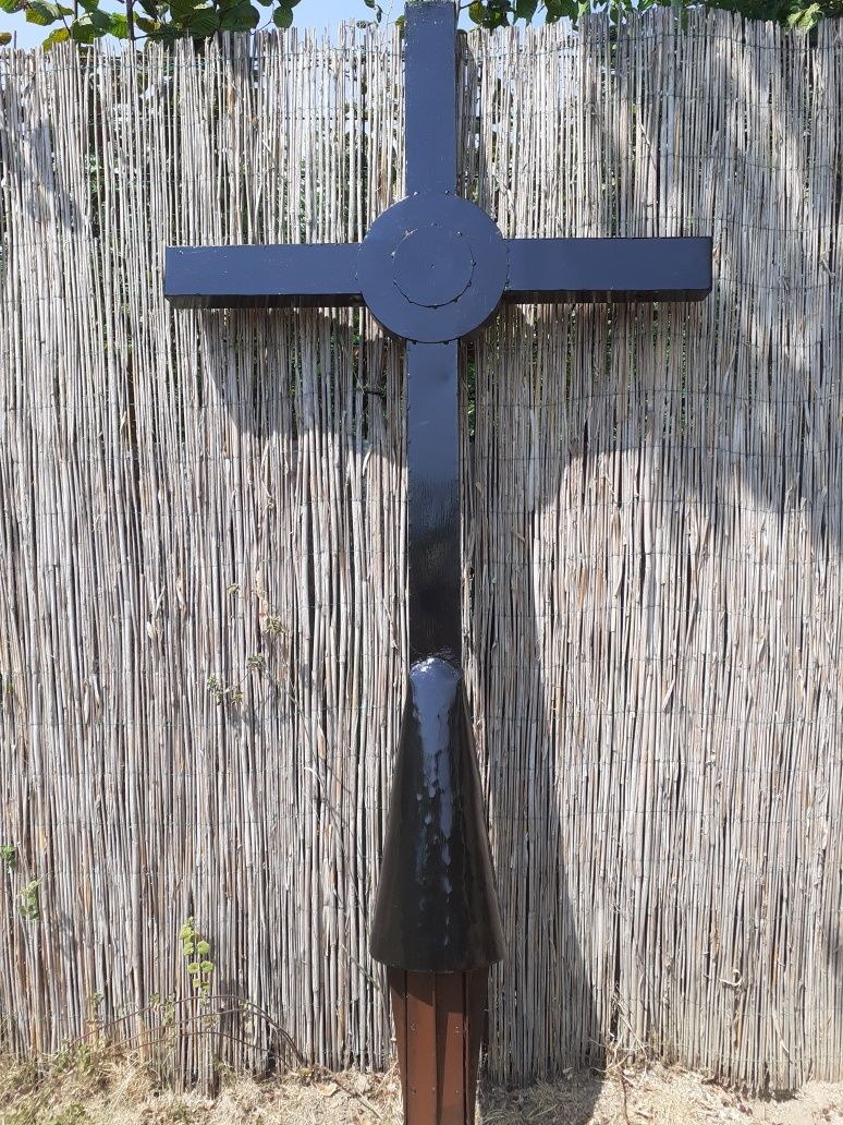 Cruce metalică pentru mormânt