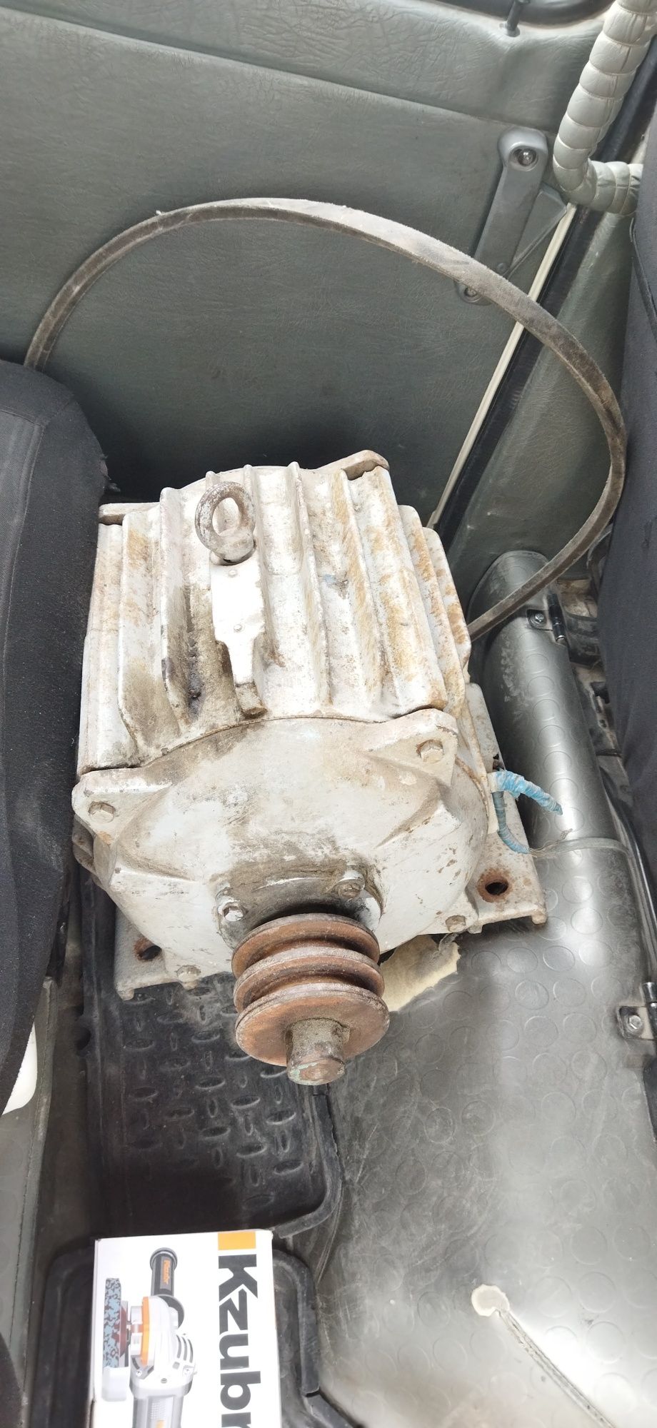 Elektromotor sotiladi