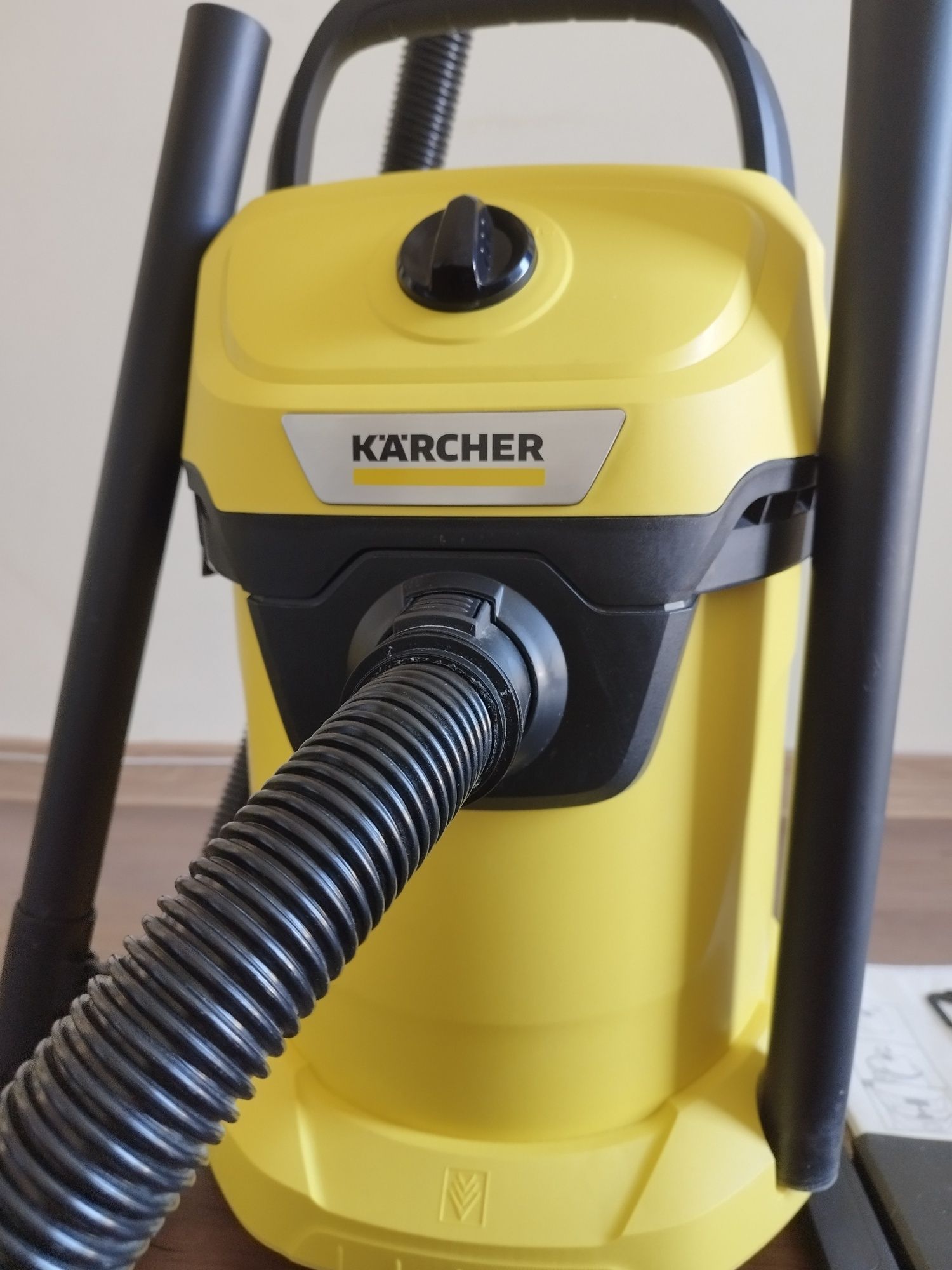 Мултифункционална прахосмукачка Karcher WD 3 V-17/6/20 Car