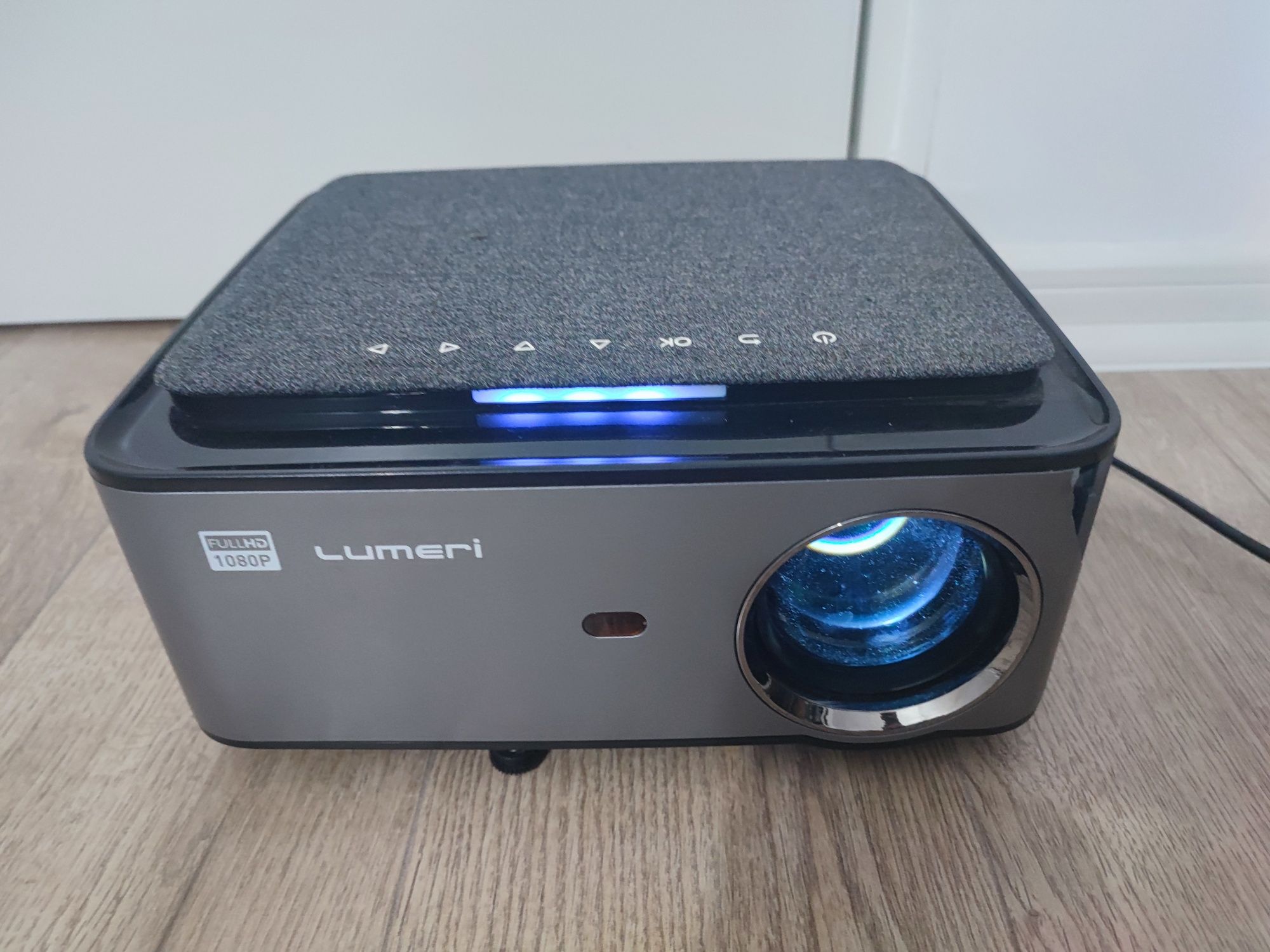 Video proiector Lumeri Full HD Led projector F560