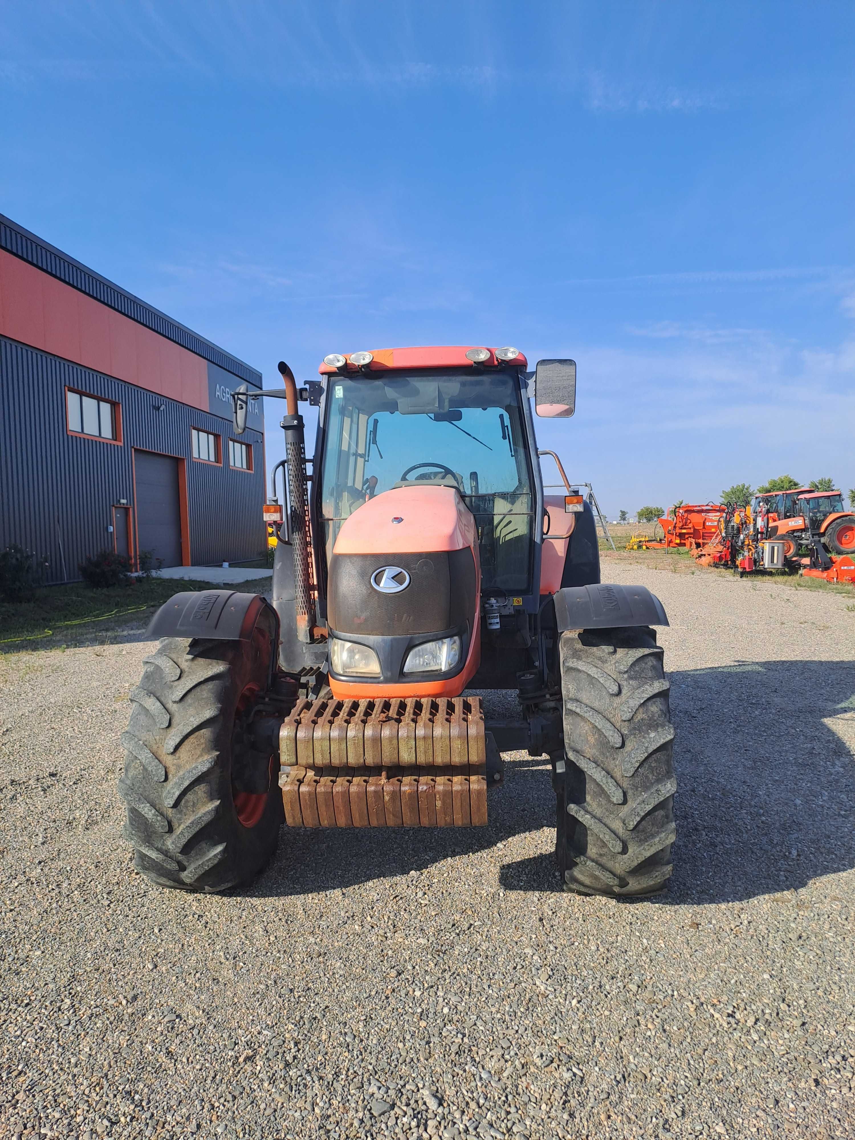 Tractor Kubota M130X - 2012