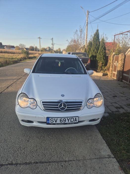 Vând Mercedes c class 180