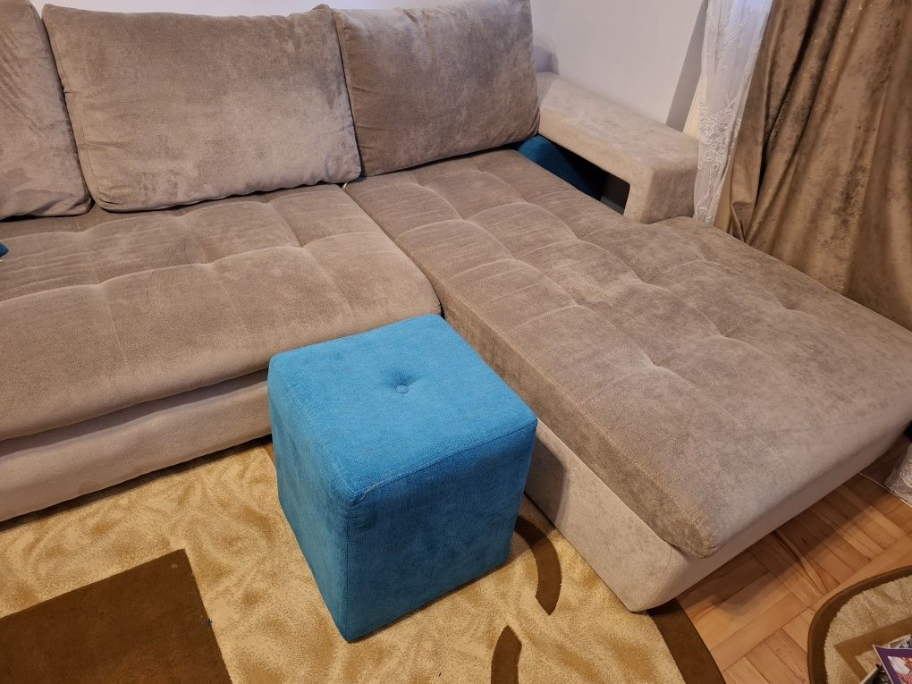 Se vinde canapea/coltar Agache aproape noua