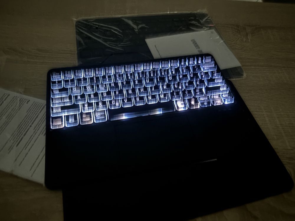 Tastatura Wireless cu BT Bluetooth iluminata