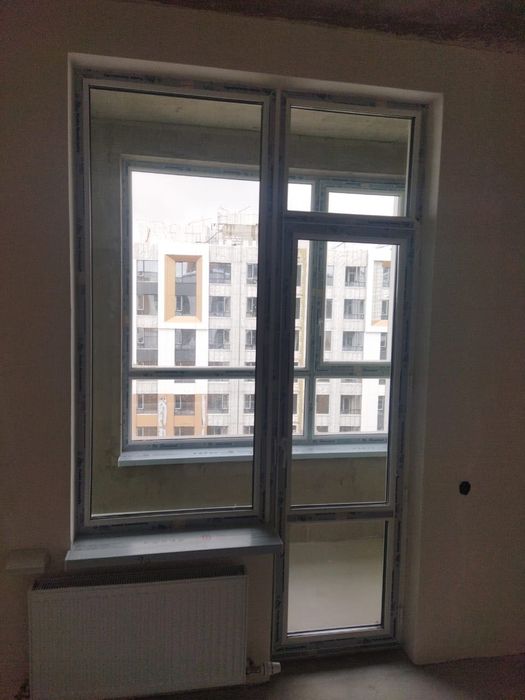 Входная группа балконный блок ПВХ с тройным стеклопакетом.