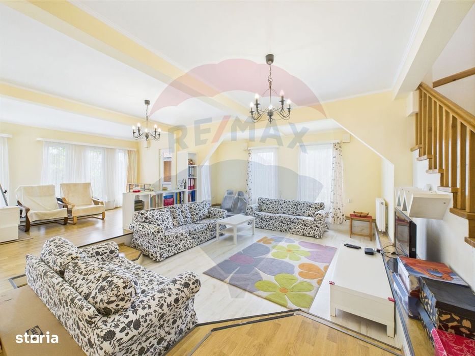 Casa luminoasa spatioasa 5 camere cu gradina proprie 560 mp in Gulia