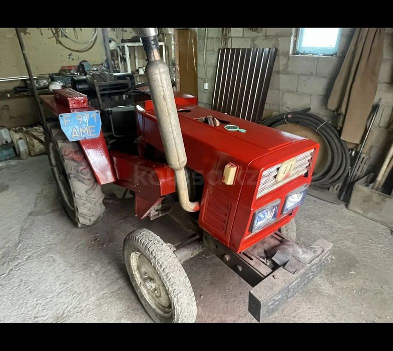 Продам трактор китаец