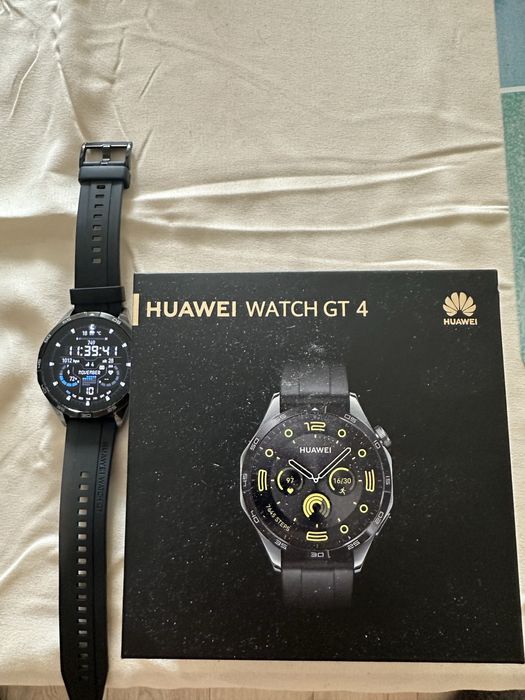 Продавам часовник Huawei Watch GT4 в отлично състояние