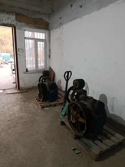 Лебедка от лифта 1000кг