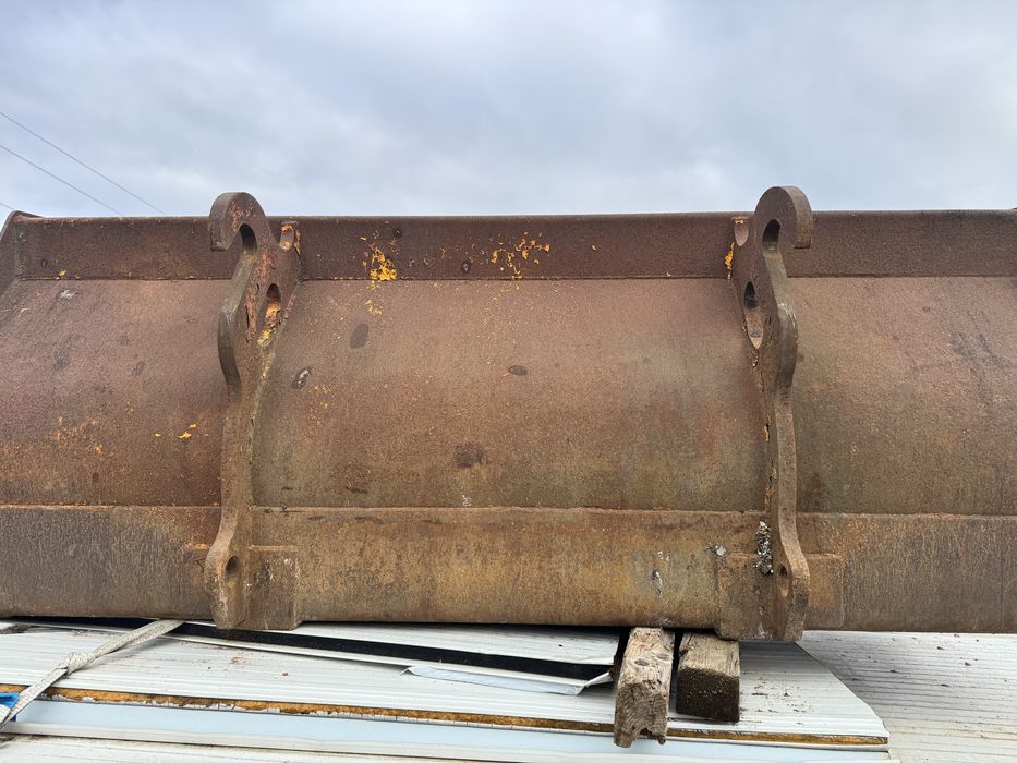 Кофа и хидравличен бързосменник за комбиниран багер JCB