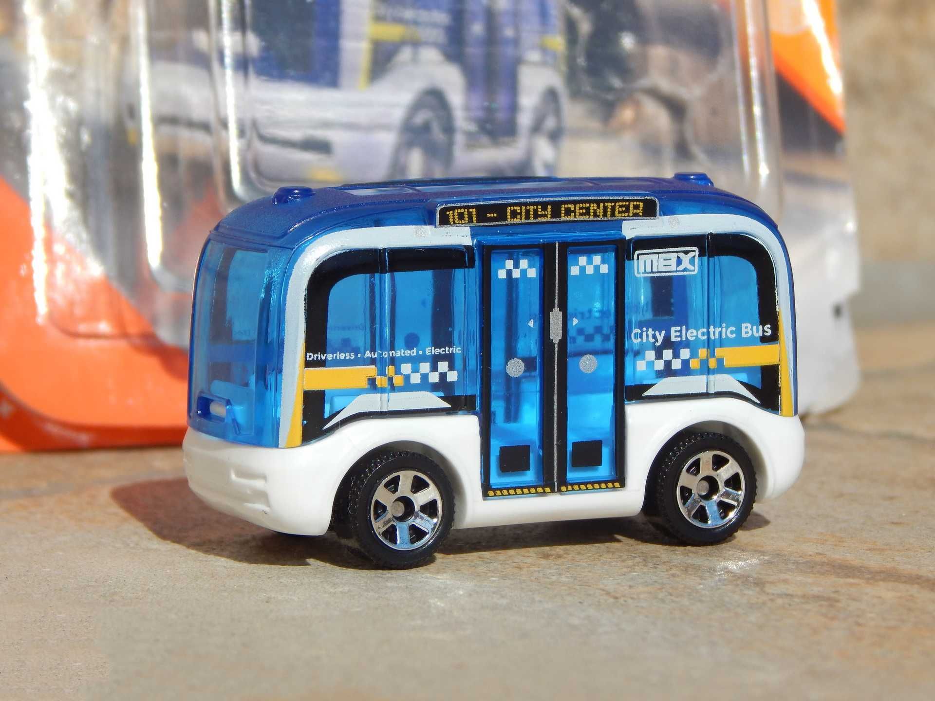 Macheta autobuz electric autonom Self Driving Bus Matchbox cu ambalaj