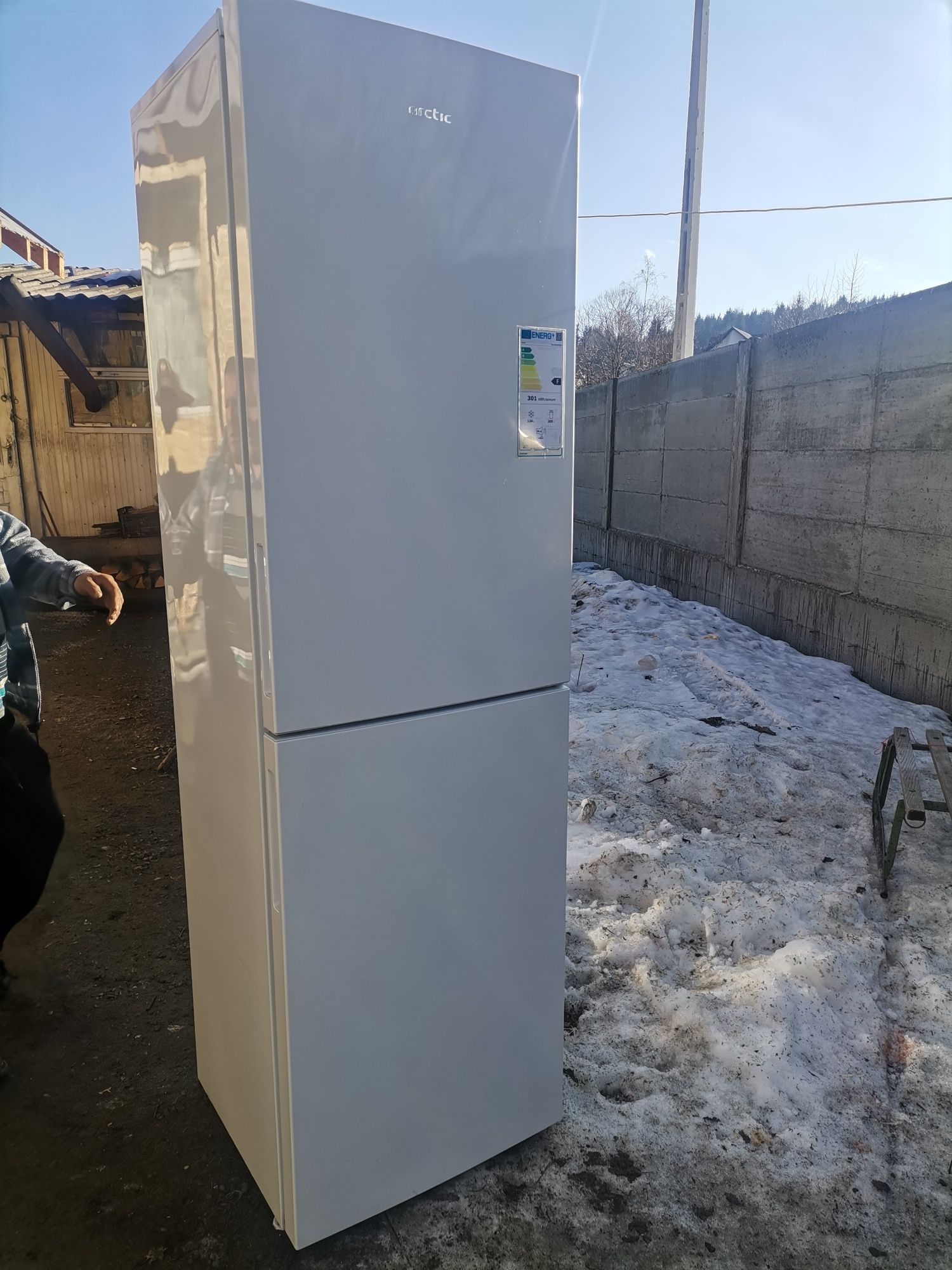Combină frigorifică Arctic cu două uși,congelator 4 sertare,frigider