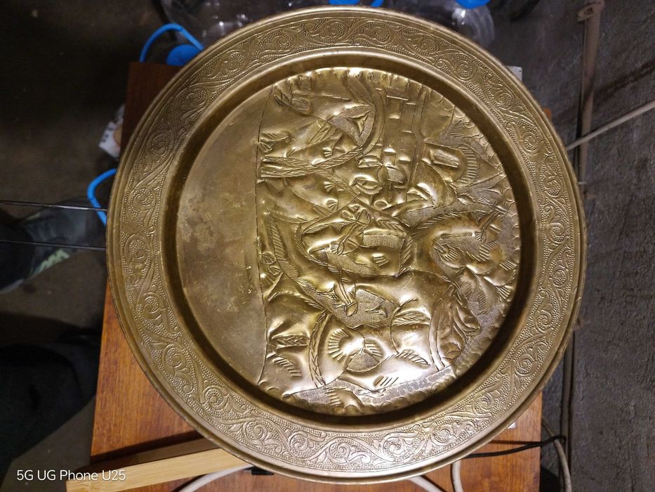 Продавам месингово пано .