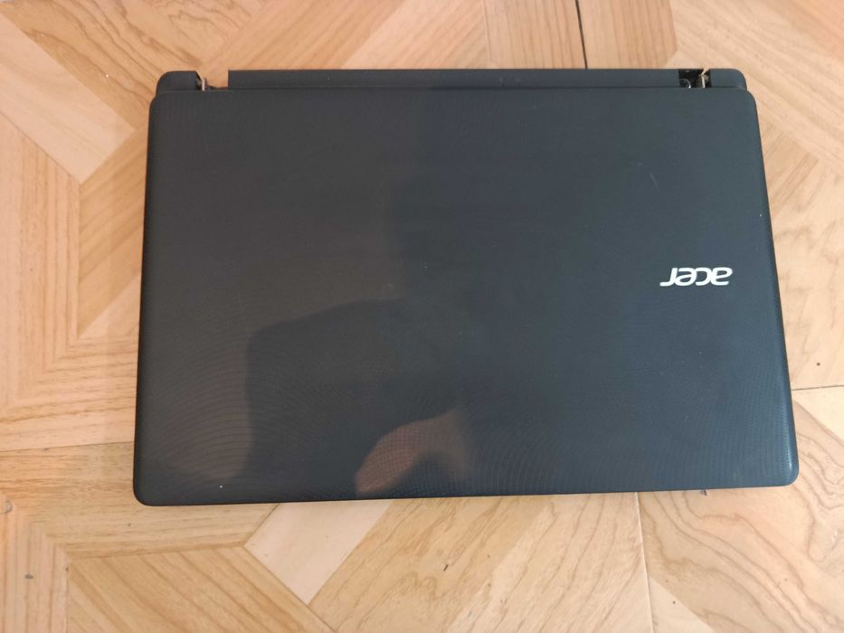 Ноутбук acer Aspire ES1-572