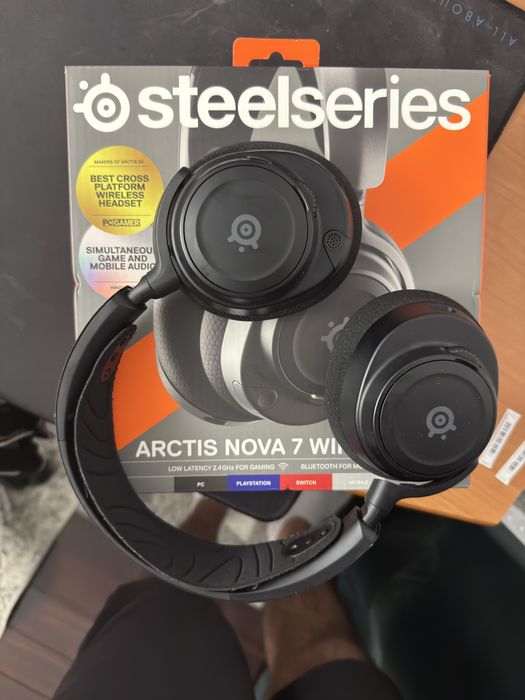 Casti Steelseries Arctis nova 7