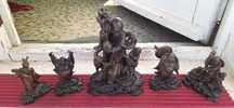 Statuete din piatra cu suport de lemn