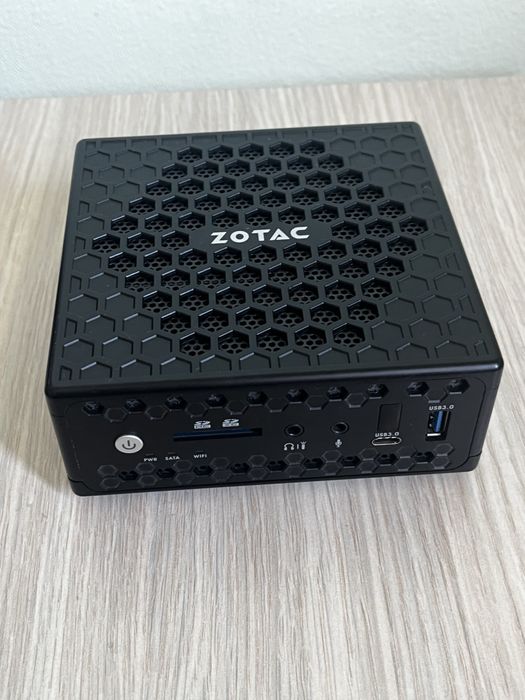 Mini PC Zotac ZBOX-CI323NANO