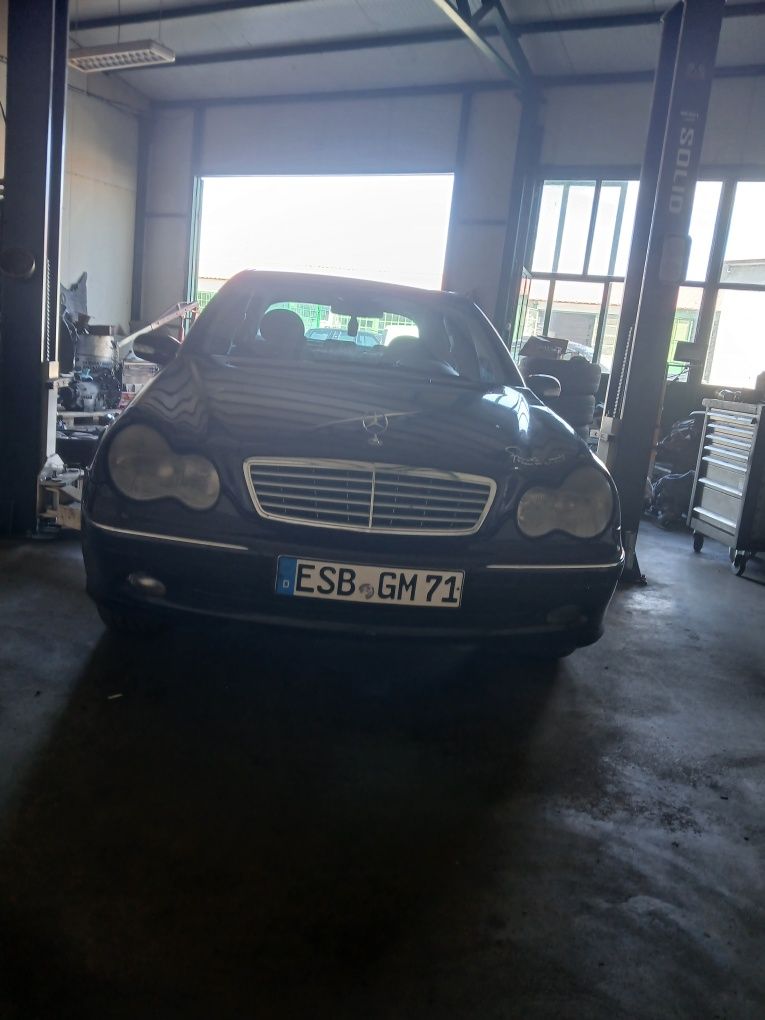 За Части Мерцедес W203 С220 cdi  C270cdi  Автоматст