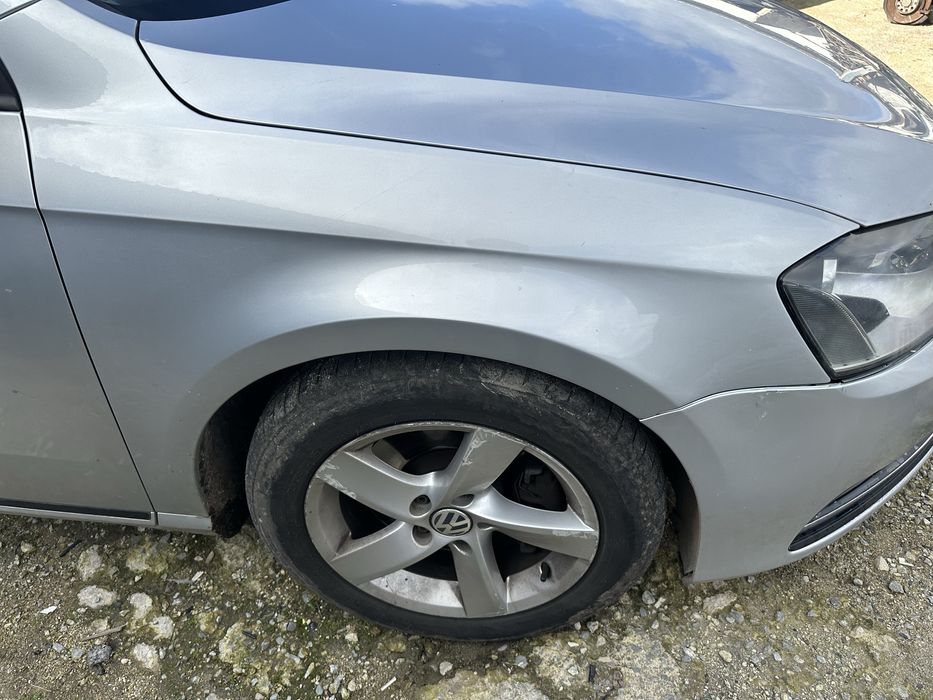 Ляв десен калник пасат б7 2012г оригинални отлични