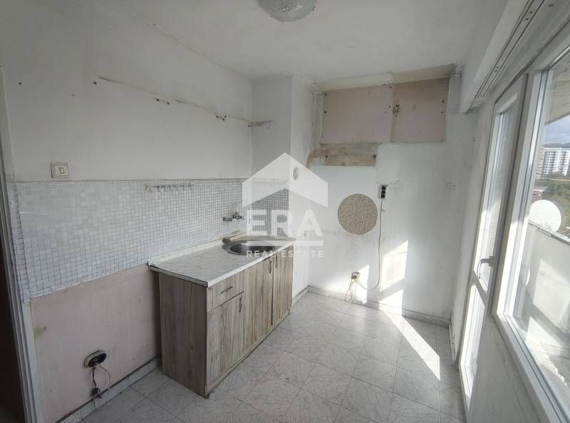 Ексклузивна източна гарсониера за продажба, в жк Младост, Варна, срещу