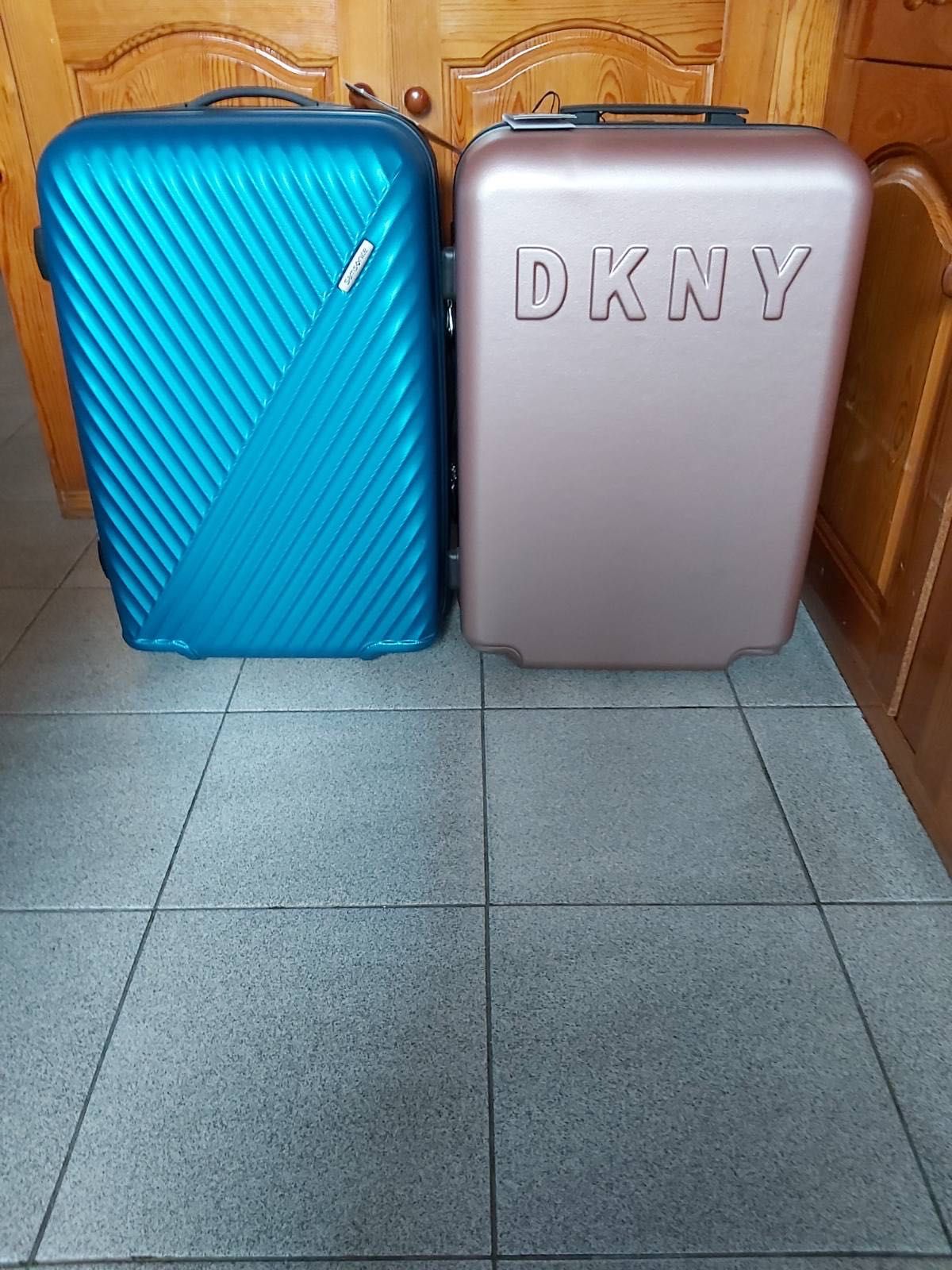 Samsonite два средни куфара