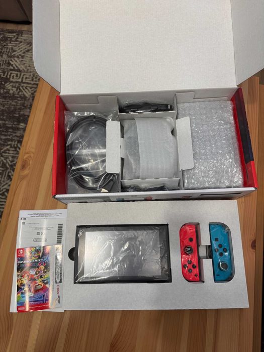 Nintendo Switch IMPECABIL - CUTIE COMPLETA - CARD 128GB - Husa Mario