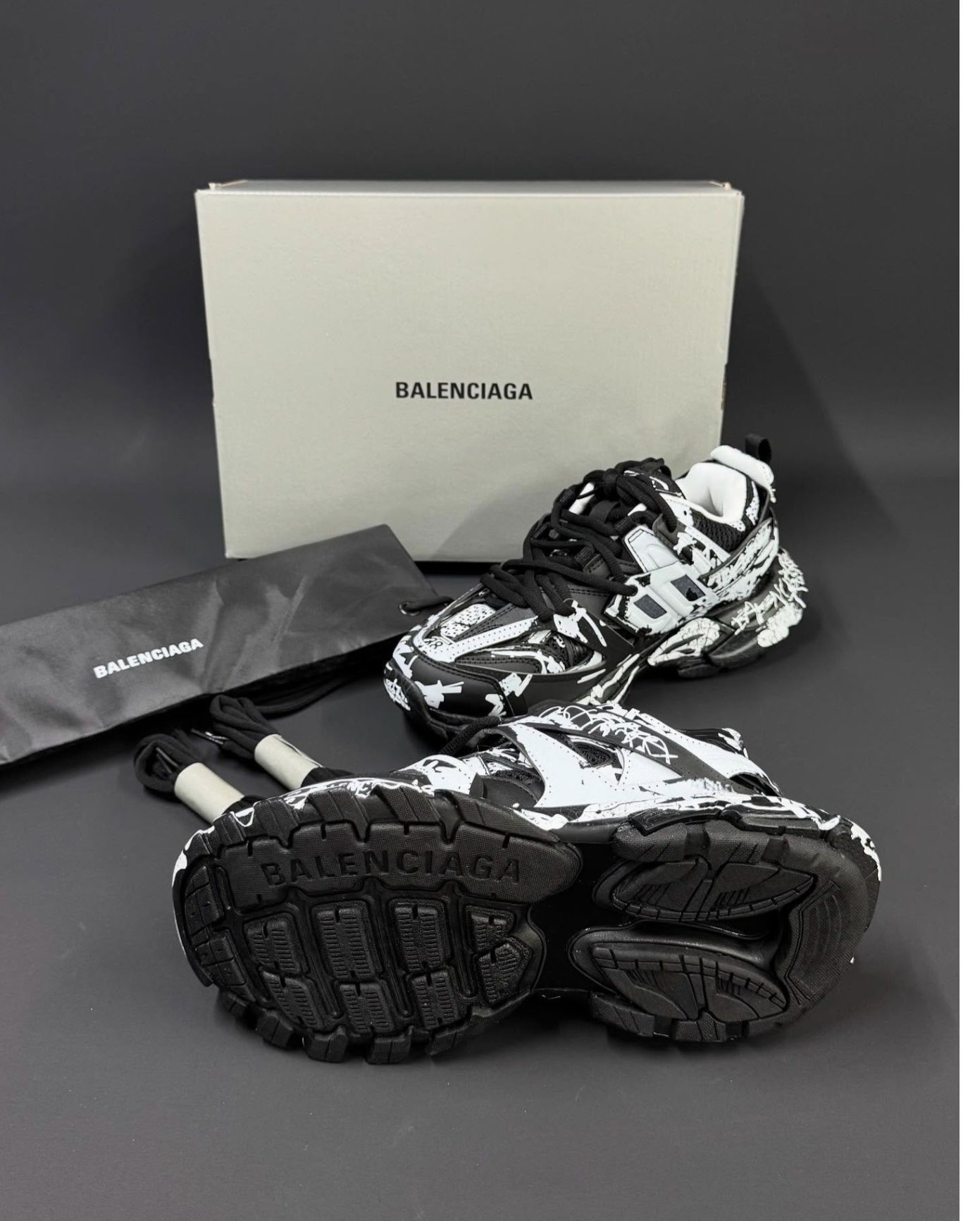Balenciaga truck