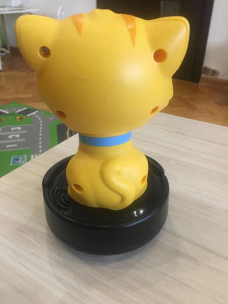 играчка котка на FisherPrice