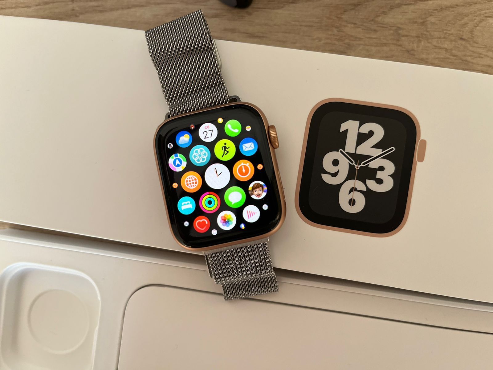 Apple Watch se 44 mm Розовое золото