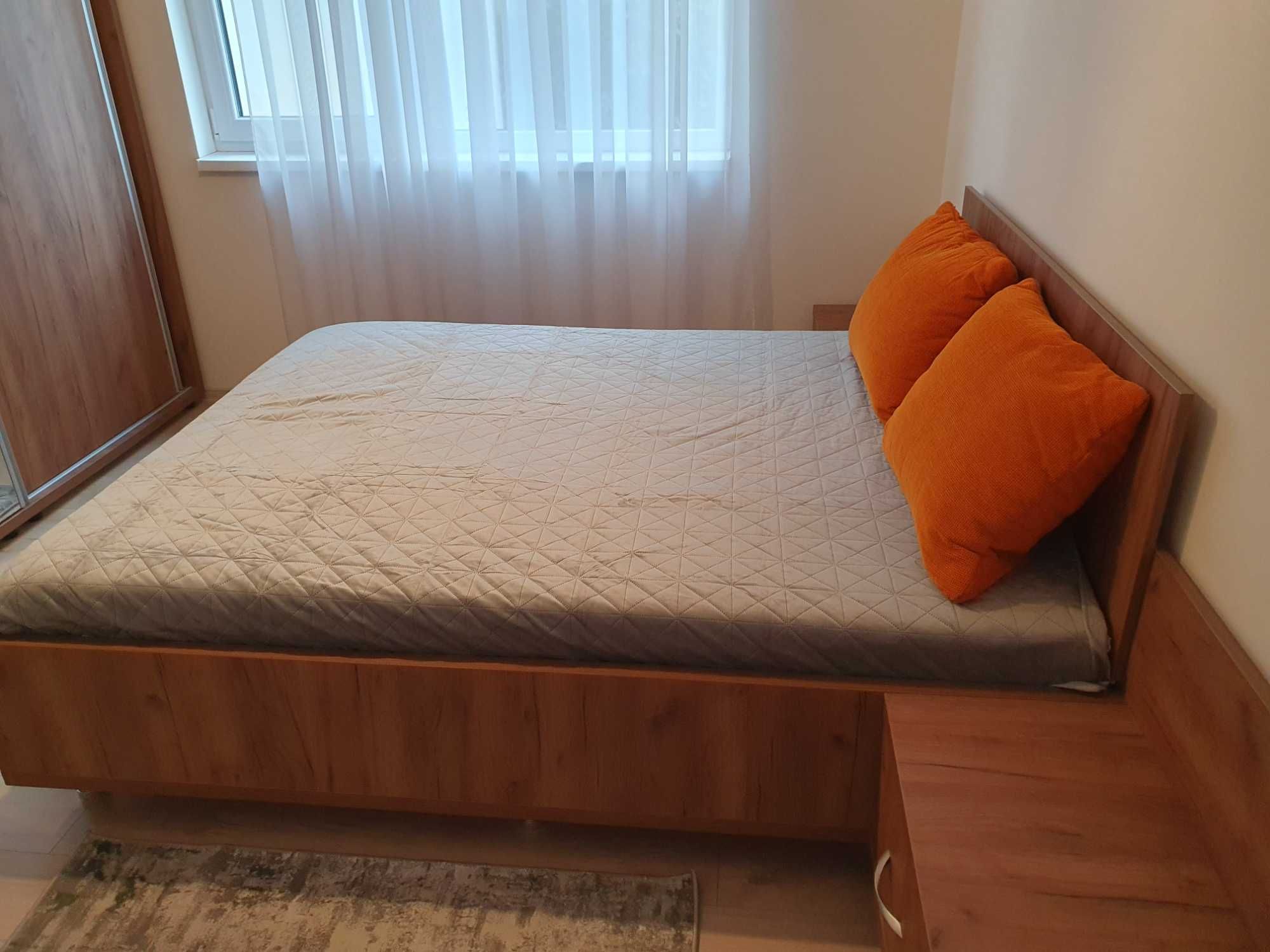 Inchiriez apartament 3 camere cu  gradina si doua locuri de parcare