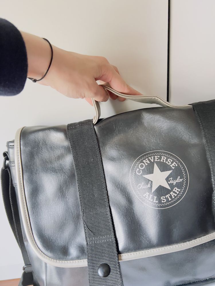 Converse кожена чанта (30 см)