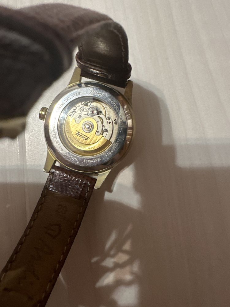 Tissot часы б/у но в хорошем состояние