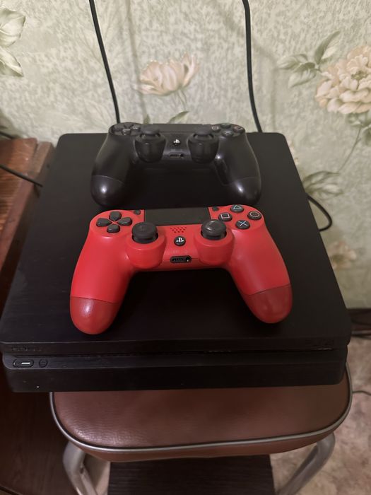 Продам Sony Play Station 4 slim