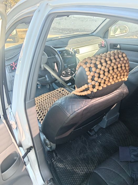 Ласетти 1/8 сотилади.