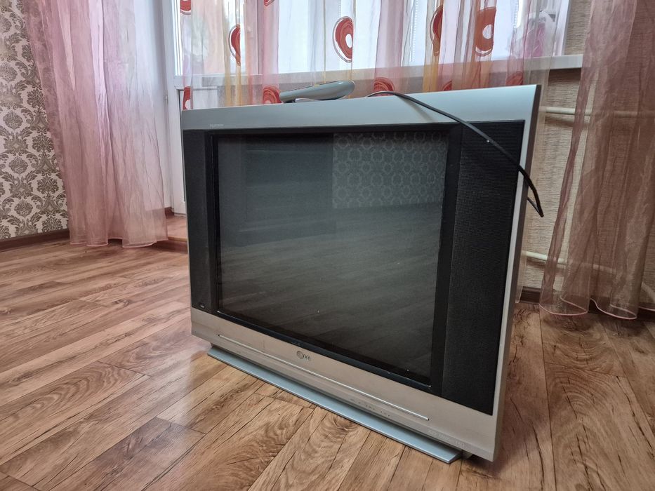 Продам телевизор LG