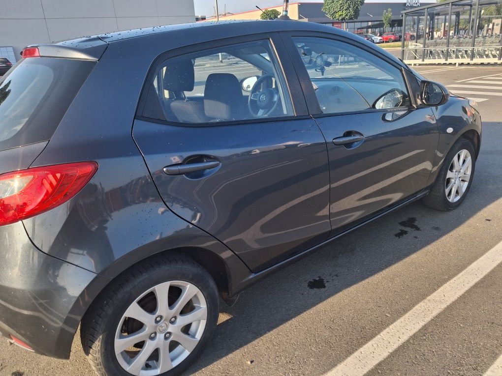 Mazda 2 anulu fabricație 2011