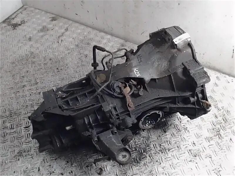 Продам кпп Ауди Б4  вылетает 1 и 2 скорость  ..