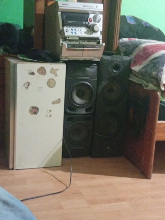 Perfect, îți pregătesc anunțul complet exact cu prețul și localizarea