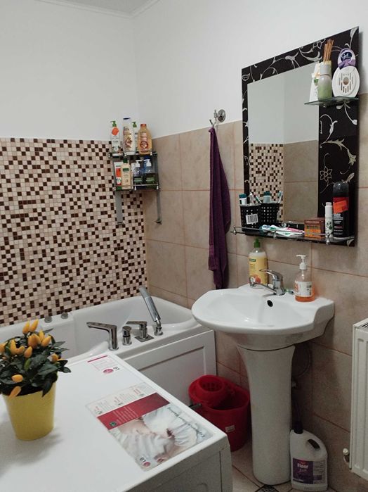 Vand apartament 2 camere Stefanesti