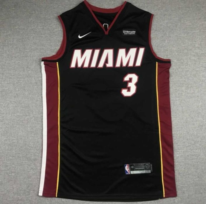 Maiouri de baschet cu Dwyane Wade