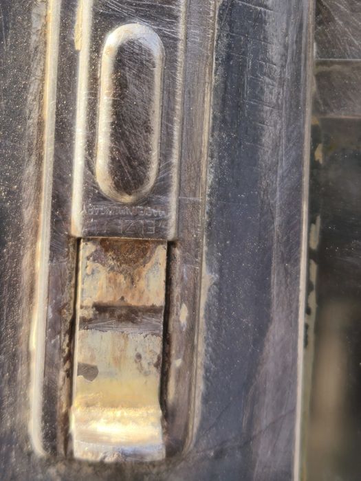 Метална аптекарска витрина от царско време