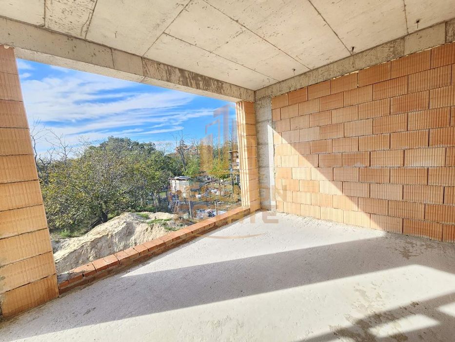 Къща в Варна-м-т Боровец - юг площ 190 цена 248600