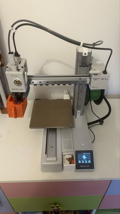 Imprimanta 3D Bambulab A1 mini perfectă pentru începători