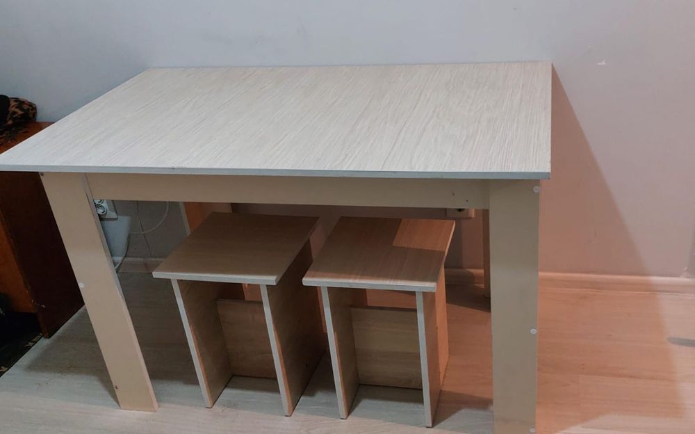 Продам стол со стульями