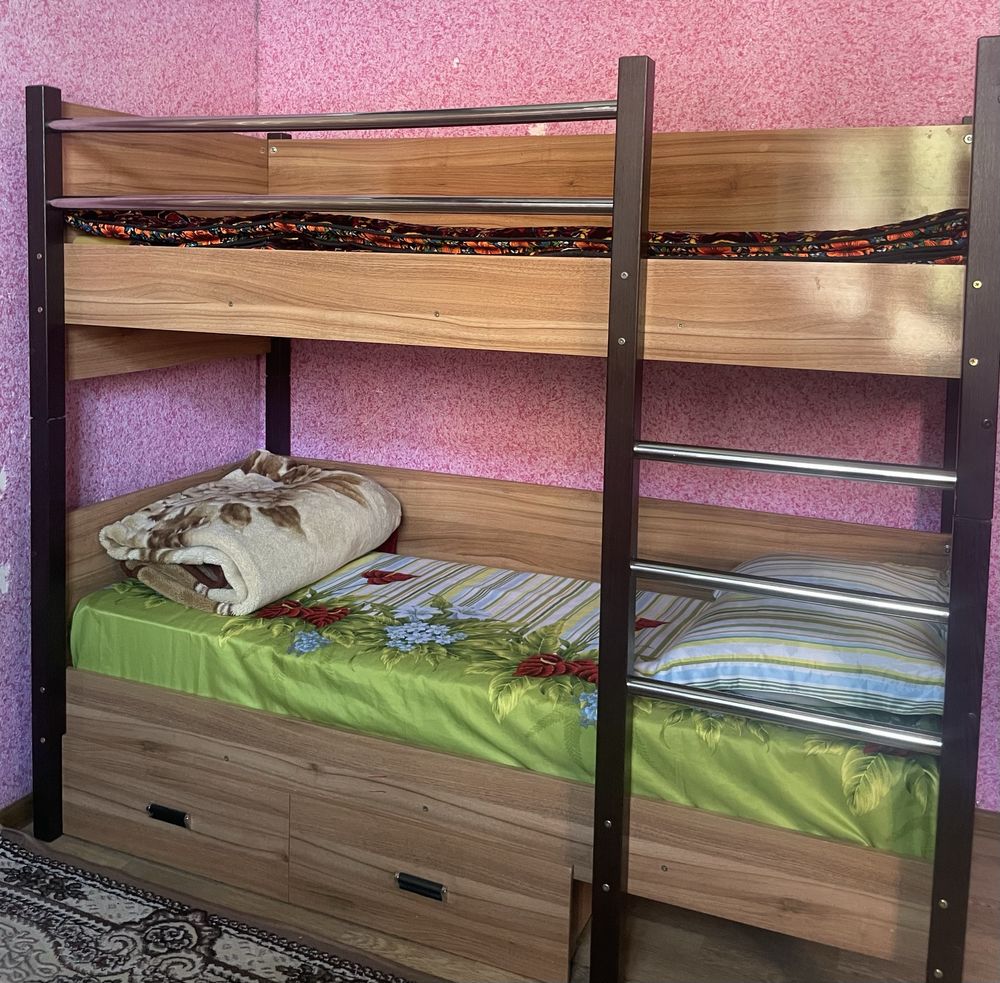 Кровать двухъярусная