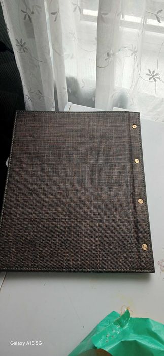 Кожени  менюта  за ресторант  почти нови много малко използвани